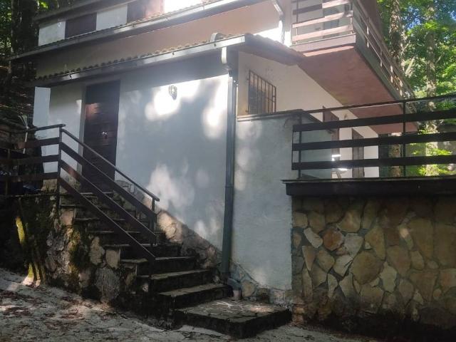 Villa Indipendente in vendita a Serrone, Lazio