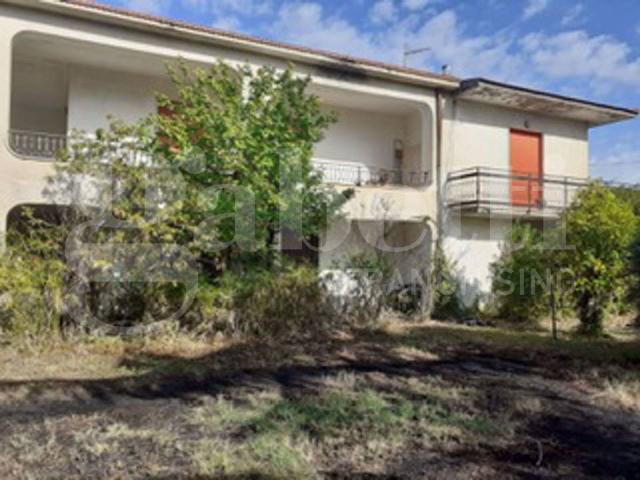 Villa Indipendente in vendita a Sessa Aurunca, Campania
