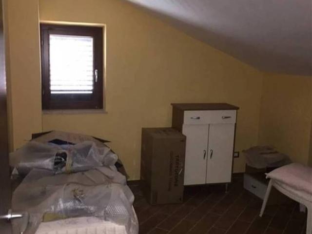 Villa Indipendente in vendita a Avezzano-Sorbello, Sessa Aurunca