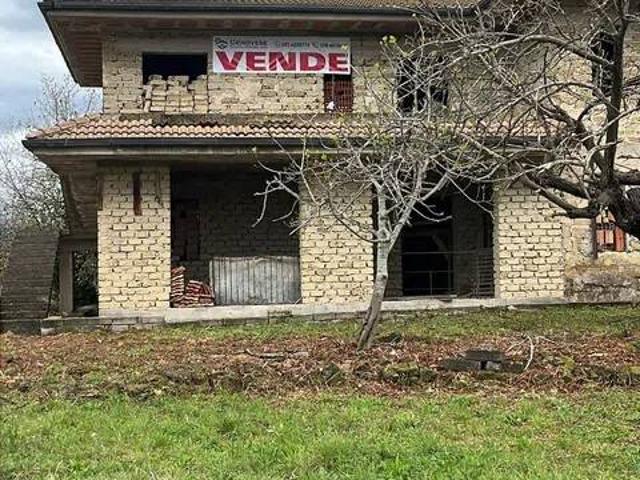 Villa Indipendente in vendita a Avezzano-Sorbello, Sessa Aurunca