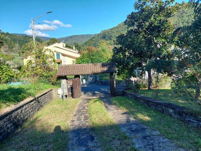 Villa Indipendente in vendita a Sesta Godano, Liguria