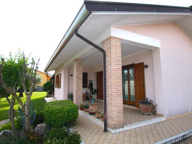 Villa Indipendente in vendita a Sesto Al Reghena, Friuli-Venezia Giulia
