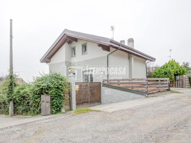 Villa Indipendente in vendita a Sesto Calende, Lombardia