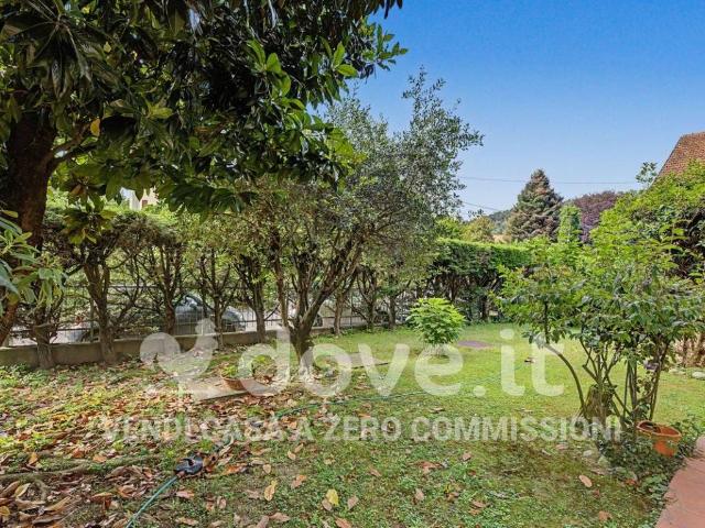 Villa Indipendente in vendita a Sesto Calende, Lombardia