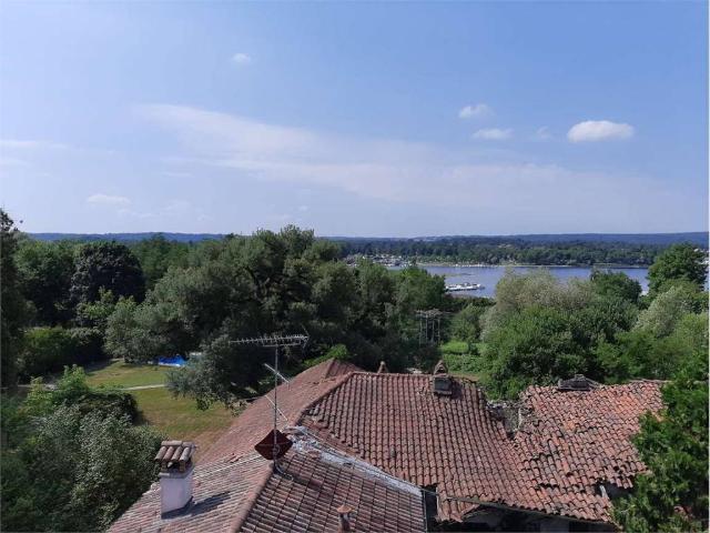 Villa Indipendente in vendita a Abbazia, Sesto Calende