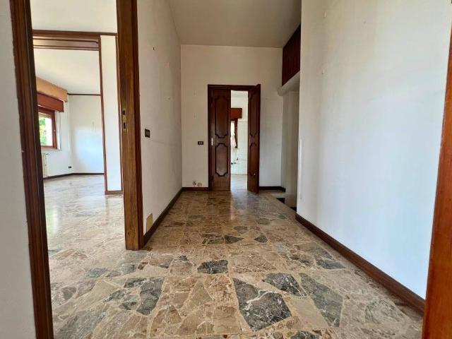 Villa Indipendente in vendita a Oneda, Sesto Calende