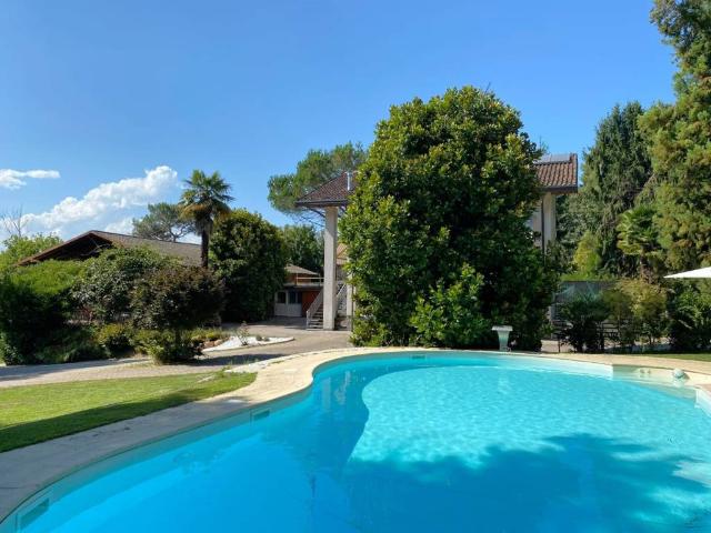 Villa Indipendente in vendita a Sesto Calende, Lombardia
