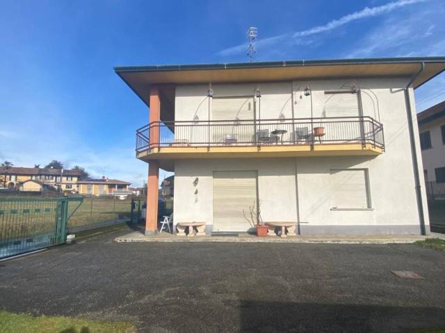 Villa Indipendente in vendita a Cascina Impiove, Sesto Calende