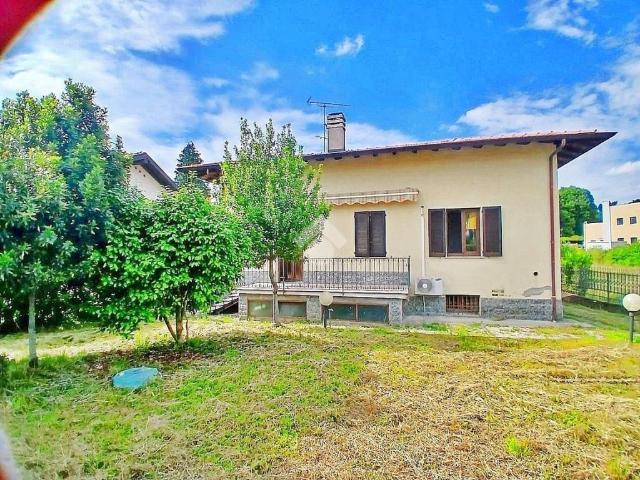 Villa Indipendente in vendita a Oneda, Sesto Calende