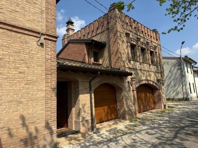 Villa Indipendente in vendita a Sesto Ed Uniti, Lombardia