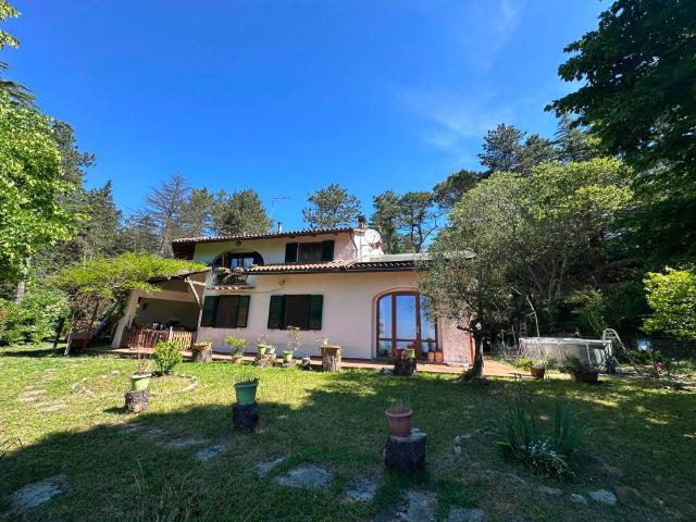 Villa Indipendente in vendita a Sesto Fiorentino, Toscana