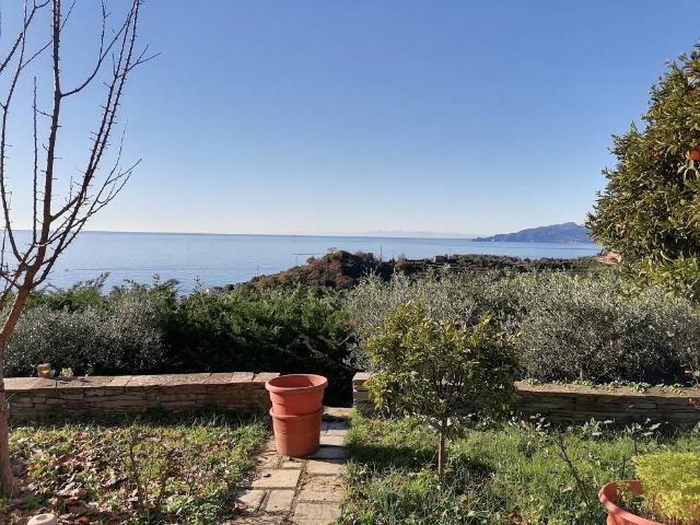 Villa Indipendente in vendita a Lavagna, Liguria