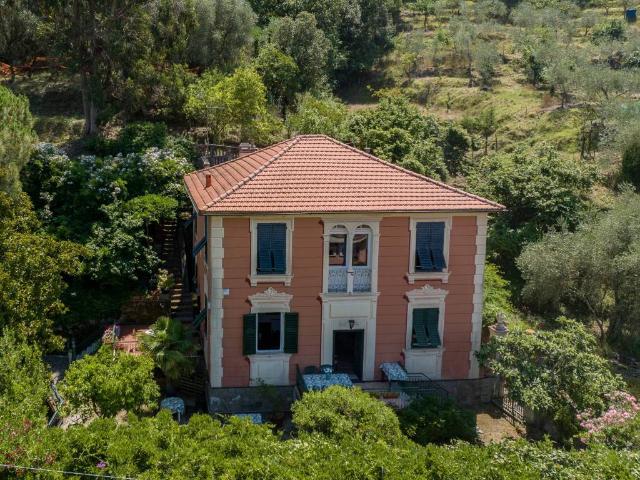 Villa Indipendente in vendita a Ponzerone, Sestri Levante