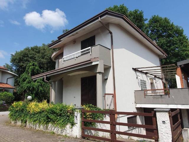 Villa Indipendente in vendita a Seguro, Settimo Milanese
