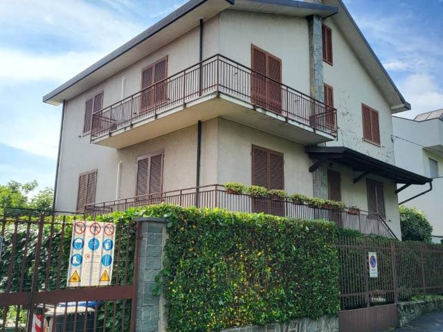 Villa Indipendente in vendita a Seguro, Settimo Milanese