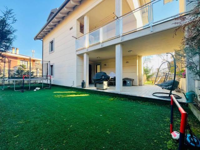 Villa Indipendente in vendita a Piemonte, Torino