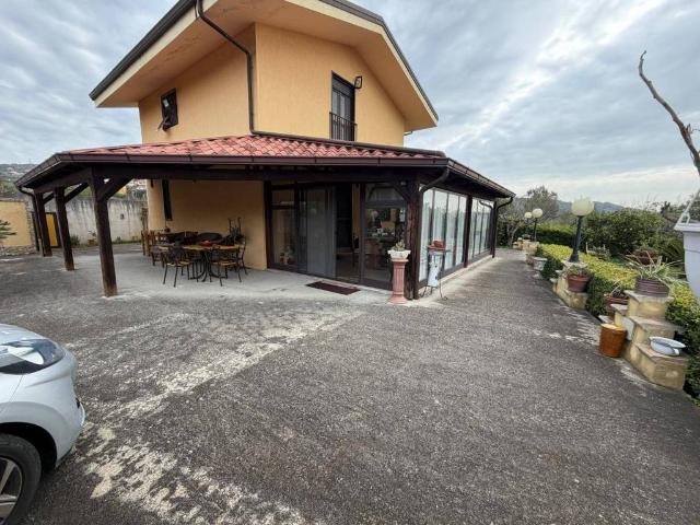 Villa Indipendente in vendita a Calabria, Catanzaro
