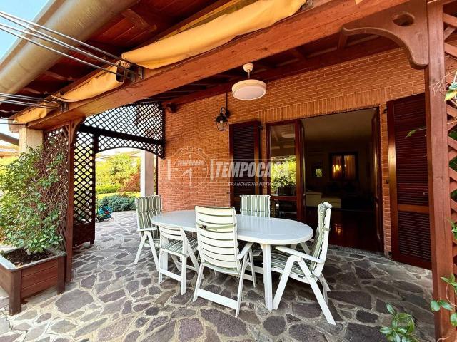 Villa Indipendente in vendita a Altopiano di Seveso, Seveso