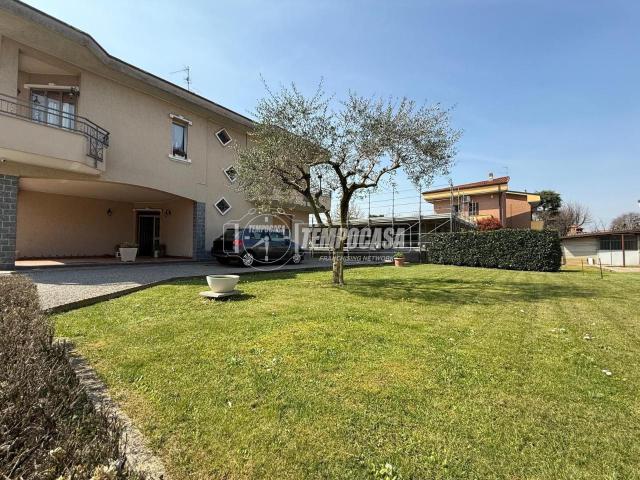 Villa Indipendente in vendita a Seveso, Lombardia