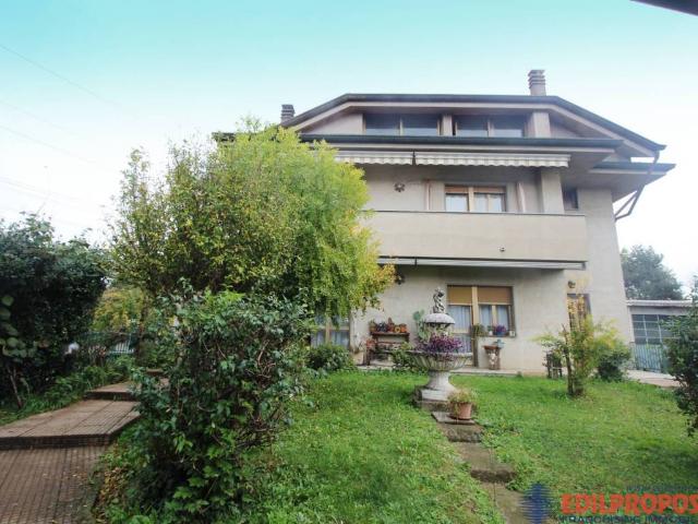 Villa Indipendente in vendita a Altopiano di Seveso, Seveso