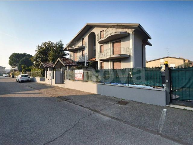 Villa Indipendente in vendita a Seveso, Lombardia
