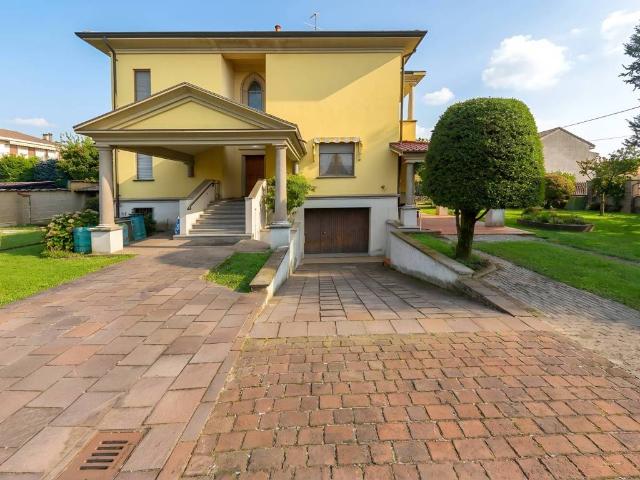 Villa Indipendente in vendita a Seveso, Lombardia