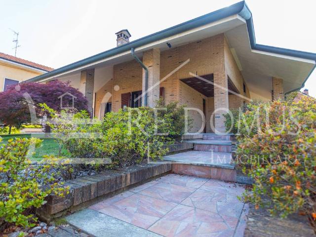 Villa Indipendente in vendita a Altopiano di Seveso, Seveso