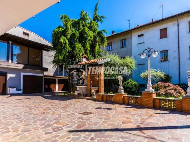 Villa Indipendente in vendita a Seveso, Lombardia