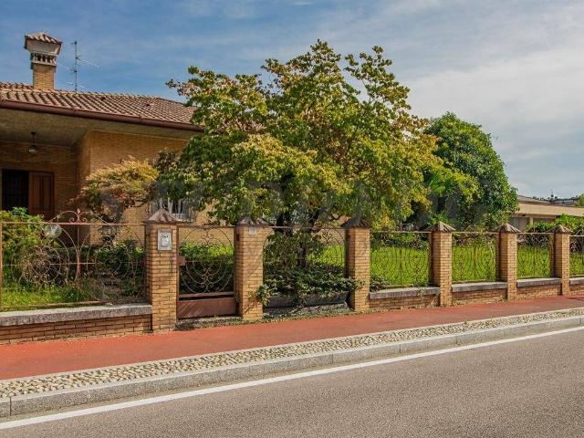 Villa Indipendente in vendita a Seveso, Lombardia
