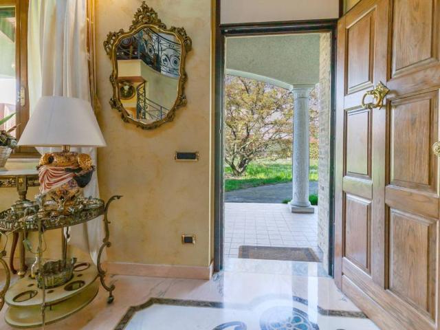 Villa Indipendente in vendita a Seveso, Lombardia