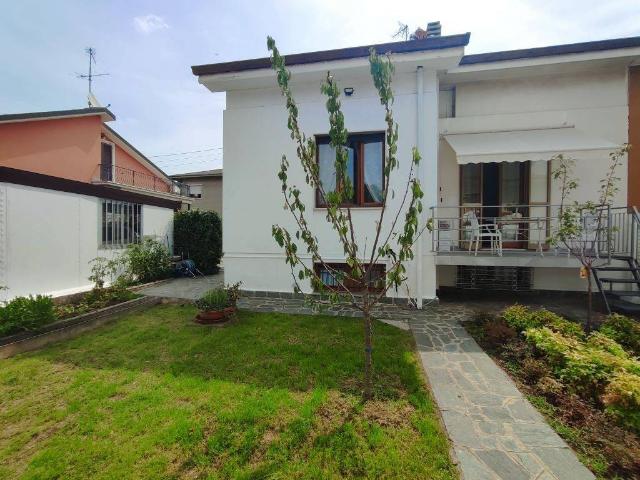 Villa Indipendente in vendita a Seveso, Lombardia