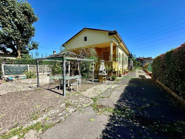 Villa Indipendente in vendita a Seveso, Lombardia