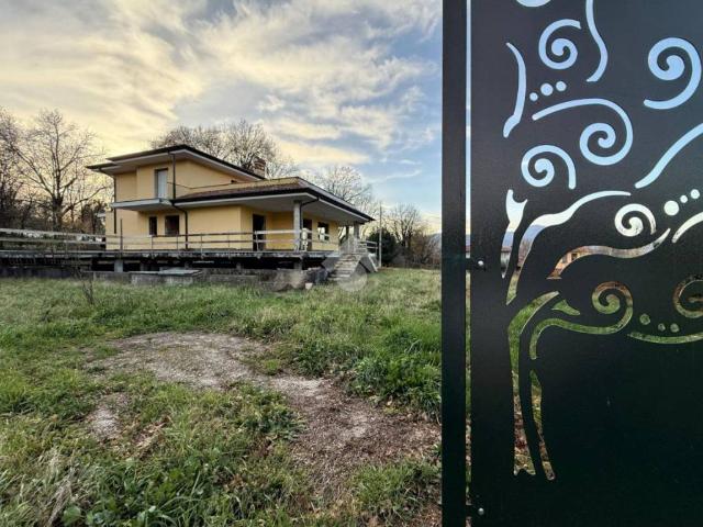 Villa Indipendente in vendita a Sezze, Lazio