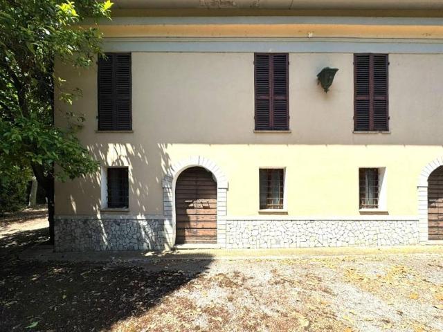 Villa Indipendente in vendita a Bassiano, Lazio