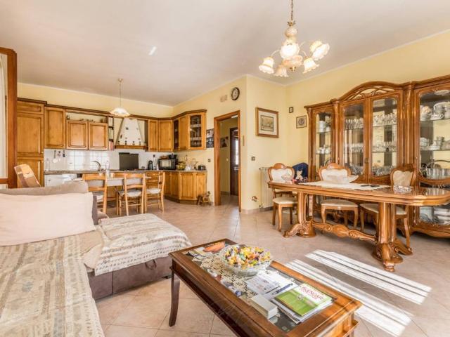 Villa Indipendente in vendita a Bassiano, Lazio