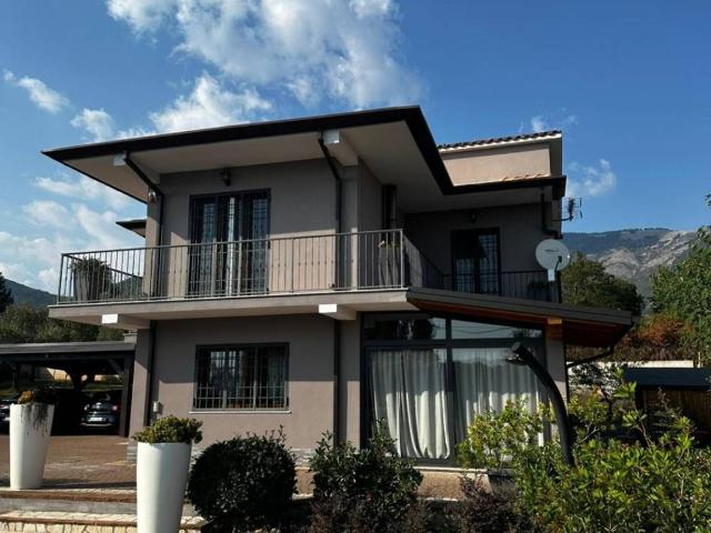 Villa Indipendente in vendita a Sezze, Lazio