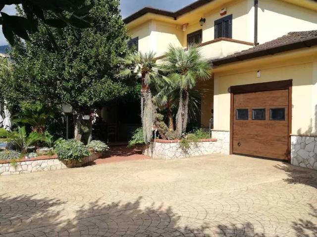 Villa Indipendente in vendita a Sezze, Lazio