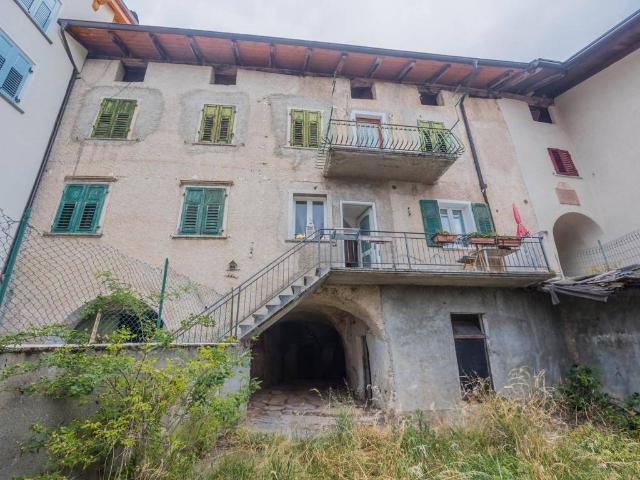 Villa Indipendente in vendita a Comunità della Val di Non, Sfruz