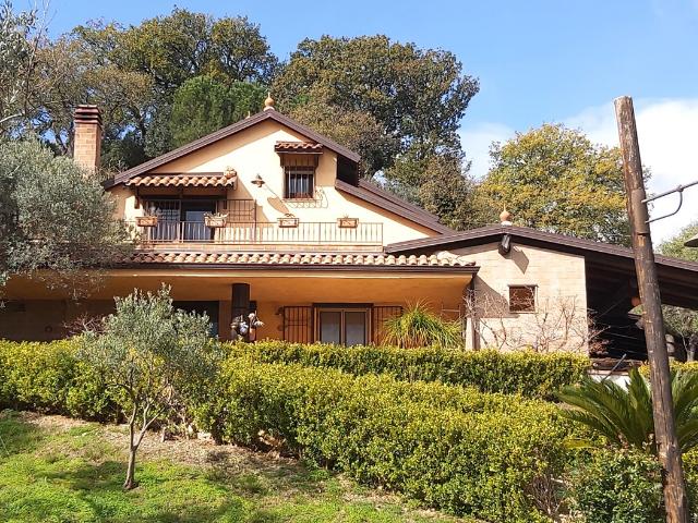 Villa Indipendente in vendita a Siderno, Calabria