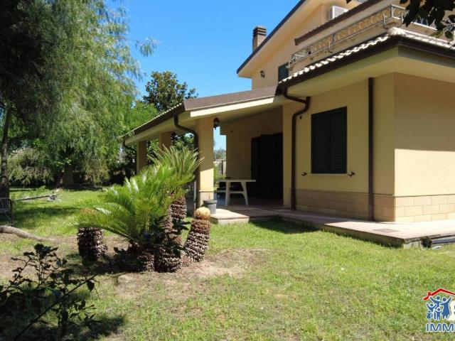 Villa Indipendente in vendita a Siderno, Calabria