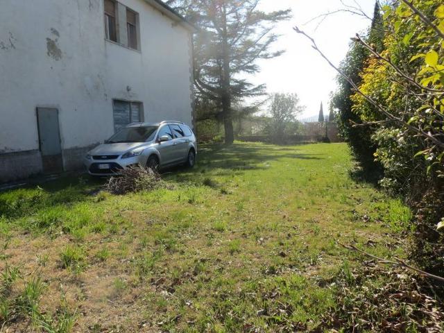 Villa Indipendente in vendita a Montalbuccio, Siena