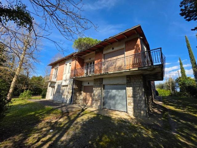 Villa Indipendente in vendita a Siena, Toscana