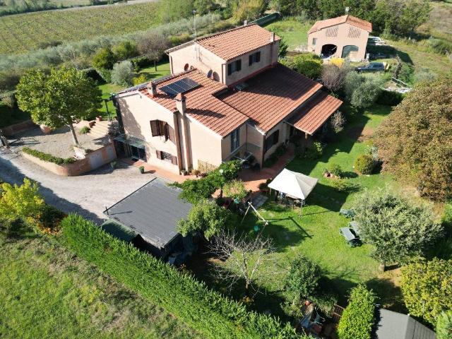 Villa Indipendente in vendita a Siena, Toscana