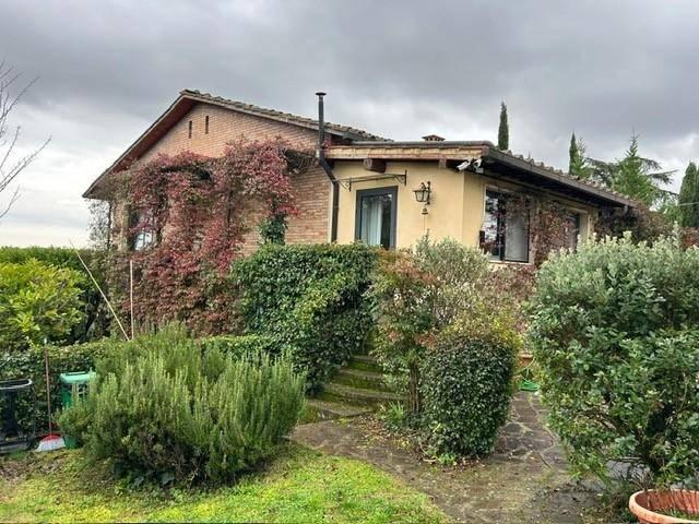 Villa Indipendente in vendita a Siena, Toscana