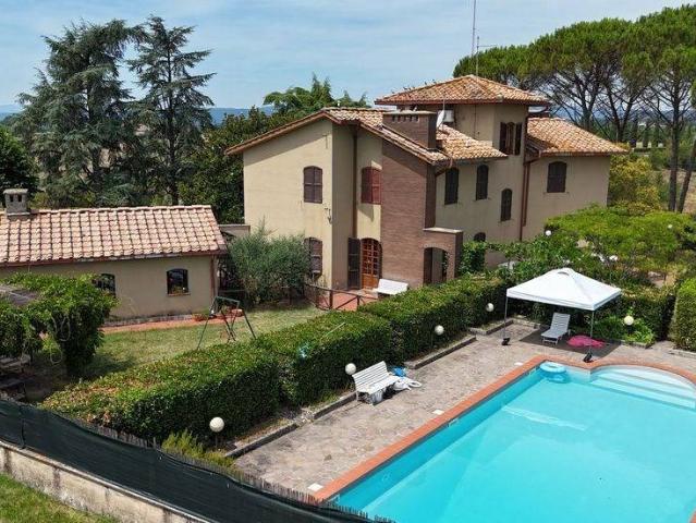 Villa Indipendente in vendita a Siena, Toscana