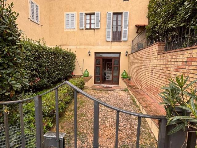 Villa Indipendente in vendita a Pian delle Fornaci, Siena