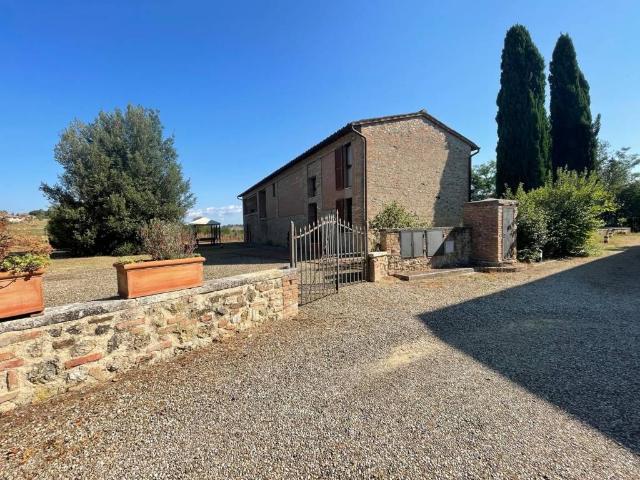 Villa Indipendente in vendita a Taverne d'Arbia, Siena