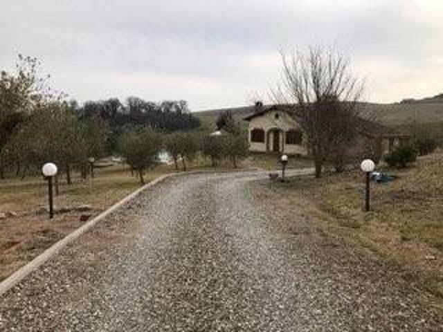 Villa Indipendente in vendita a Monastero, Siena