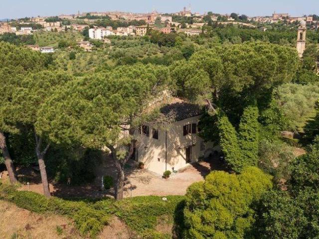 Villa Indipendente in vendita a Peruzza, Siena
