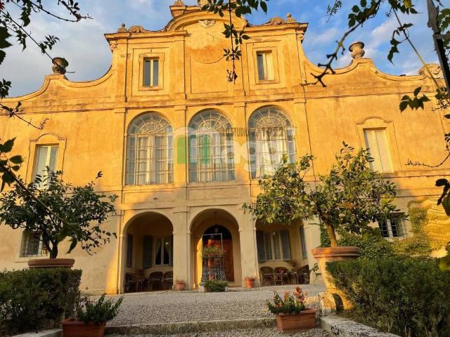 Villa Indipendente in vendita a Scacciapensieri, Siena
